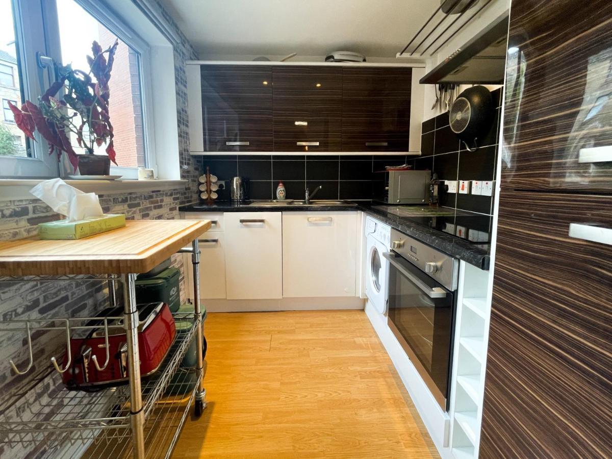 Kelvingrove 2 Bedroom Apartment - Private Parking Glasgow Dış mekan fotoğraf