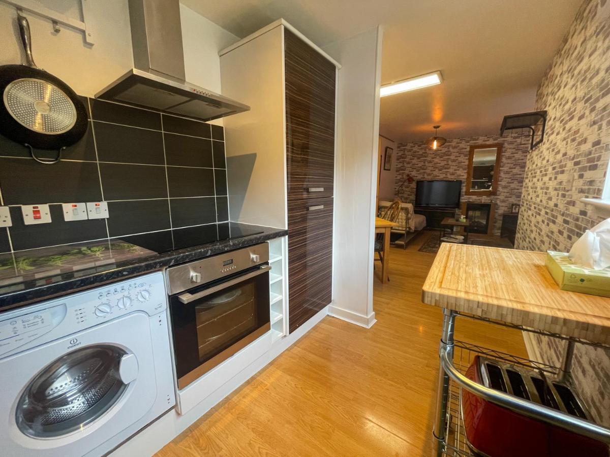 Kelvingrove 2 Bedroom Apartment - Private Parking Glasgow Dış mekan fotoğraf