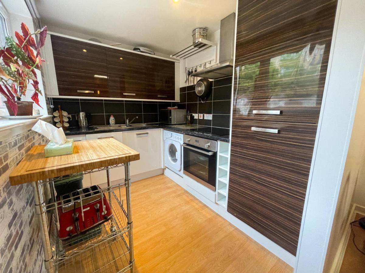 Kelvingrove 2 Bedroom Apartment - Private Parking Glasgow Dış mekan fotoğraf