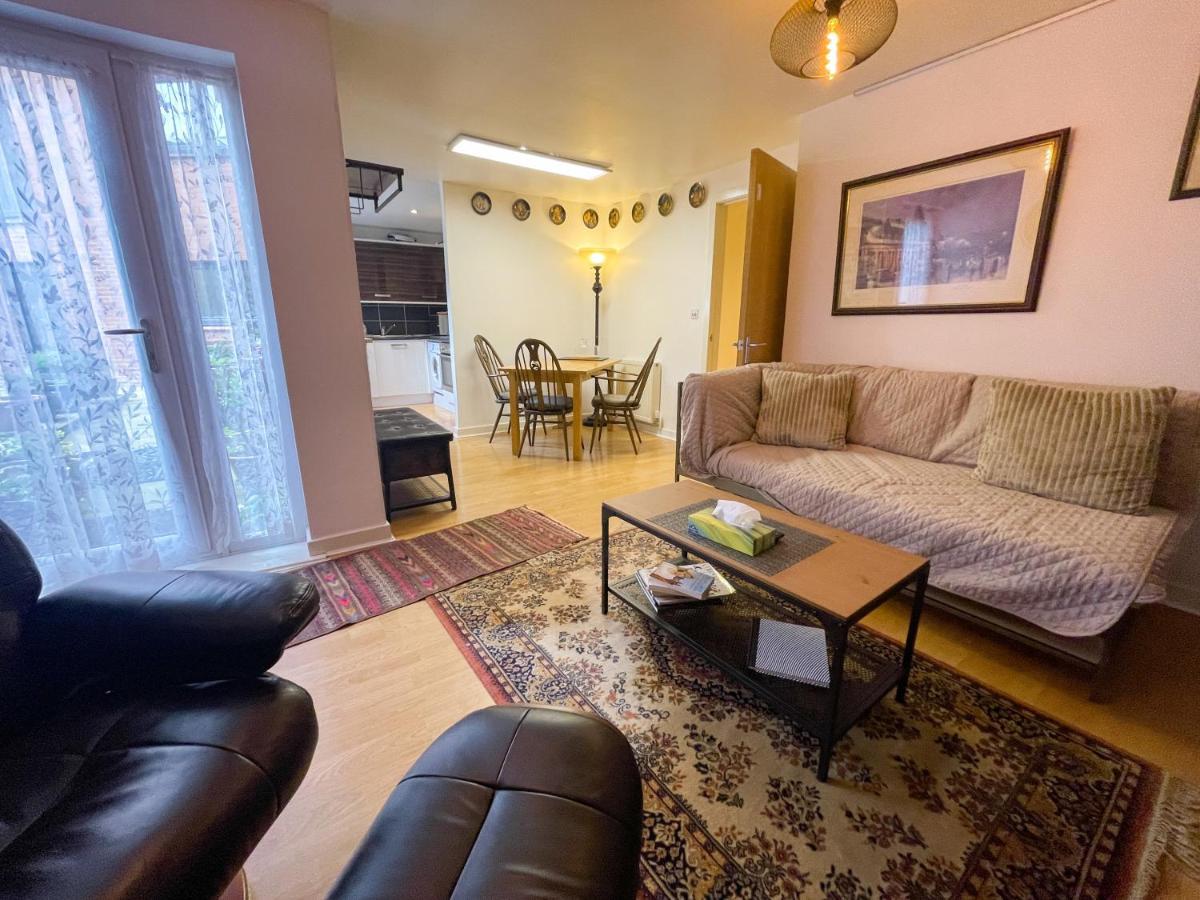 Kelvingrove 2 Bedroom Apartment - Private Parking Glasgow Dış mekan fotoğraf