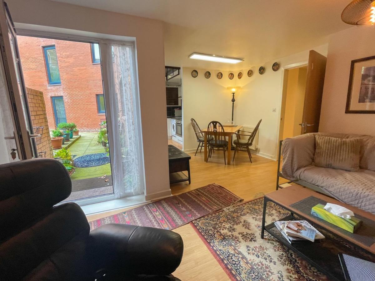 Kelvingrove 2 Bedroom Apartment - Private Parking Glasgow Dış mekan fotoğraf